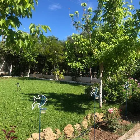 Tatil Evi Malou Garden House Near The Glífa