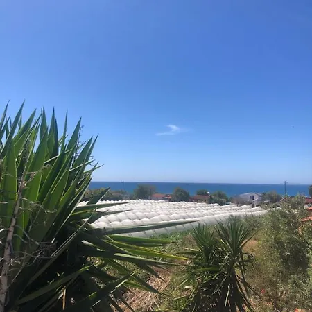 Malou Garden House Near The *