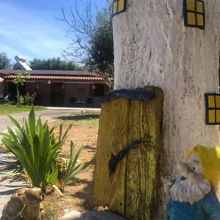 Malou Garden House Near The * Glífa