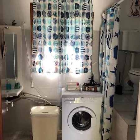 Malou Garden House Near The *