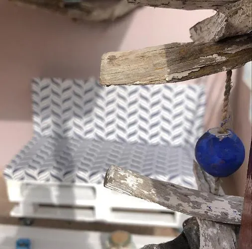 Semesterbostad Malou Garden House Near The Glífa