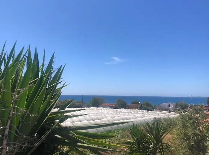 Malou Garden House Near The *