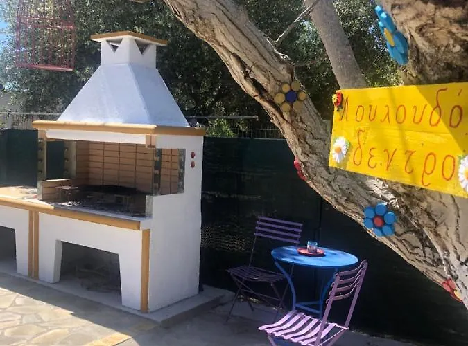 Malou Garden House Near The