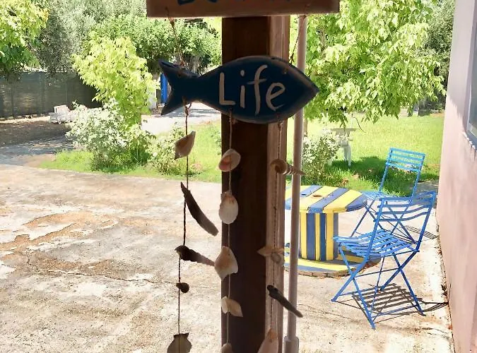 Semesterbostad Malou Garden House Near The Glífa